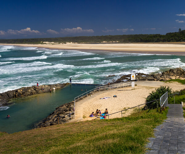 A small coastal town next to Coffs Harbour with absolutely gorgeous beaches and water activities is an excellent place to have a vacation.